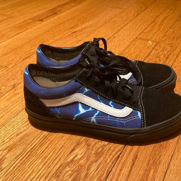 Kids Vans - Picture 2 of 6